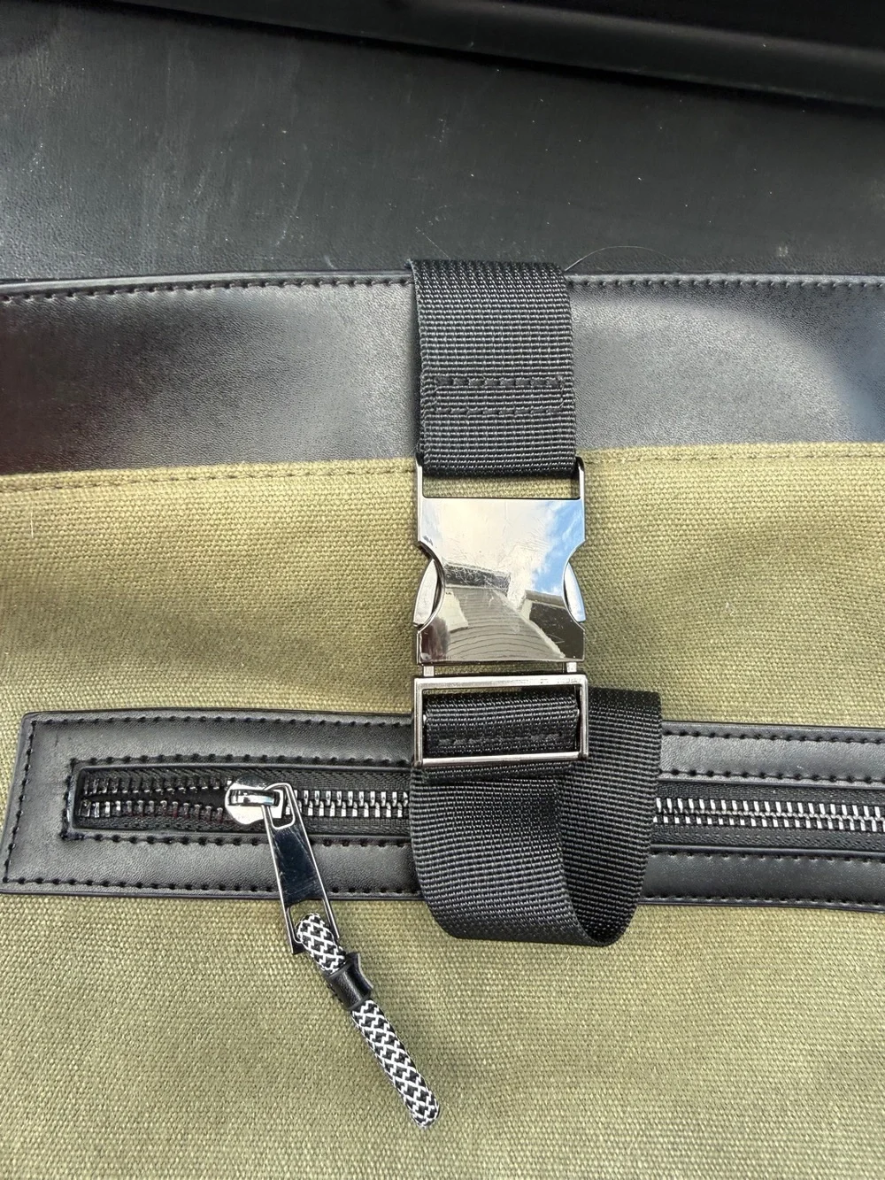 Express stylish olive